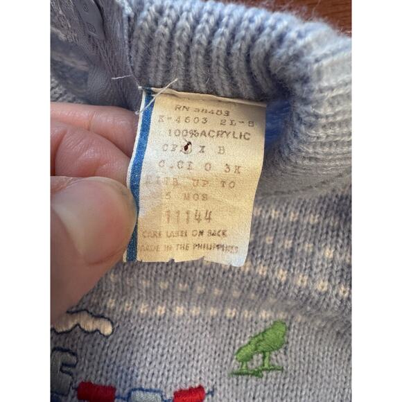 Vintage Baby Boy Blue Sweater Footed Romper Embroidered Train 0-3 Months - Picture 7 of 9